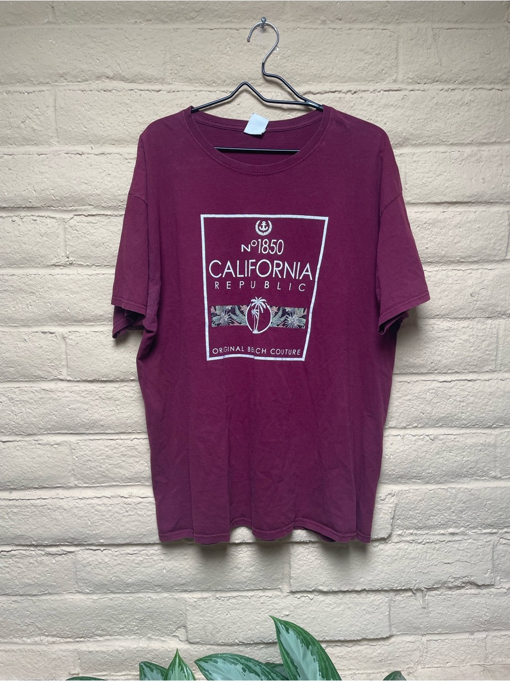 California Republic Maroon Graphic Tee - Men